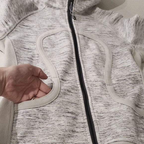 Lululemon Heathered Grey Scuba Hoodie Thumbholes Size 6 - Picture 5 of 10